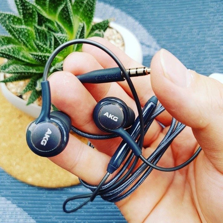 Tai nghe Samsung AKG S8 S9 chân tròn có micro nghe hay, êm tai