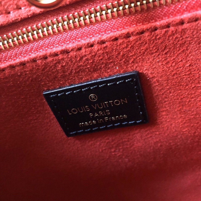 Túi xách/đeo chéo thương hiệu Louis Vuitton LV Fall In Love Onthego Mini Tote 2021 cao cấp hàng vip 1-1