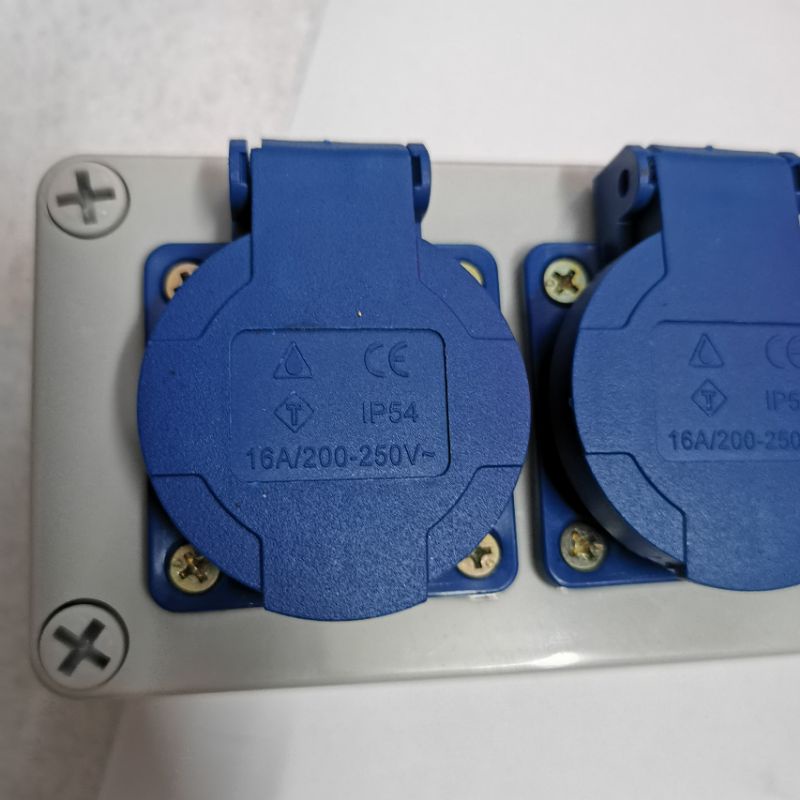 Hộp Nguồn Công Nghiệp , Bộ Chia Nguồn Ngoài Trời Chống Nước 4 Ổ Cắm Schuko 2P - E , Công Suất 4000W 16A 250V IP57