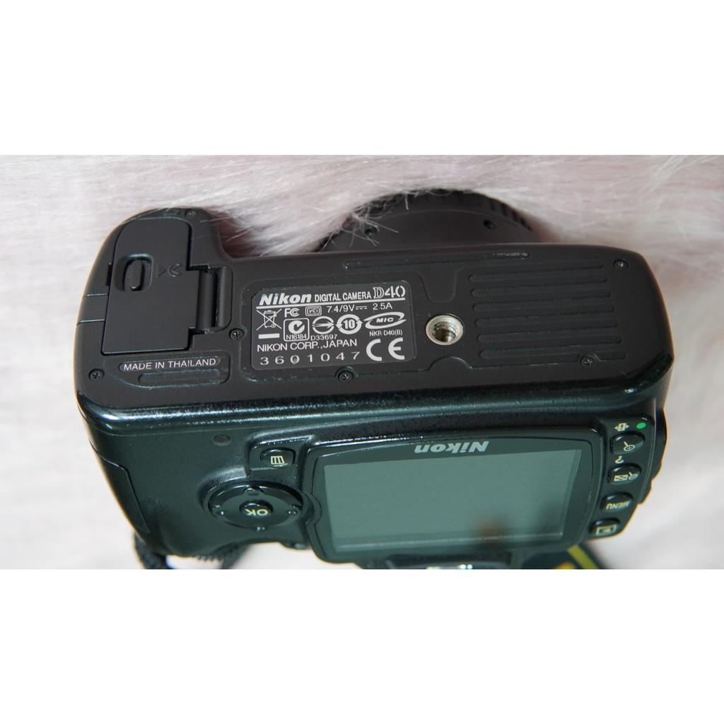 Máy Ảnh Nikon D40