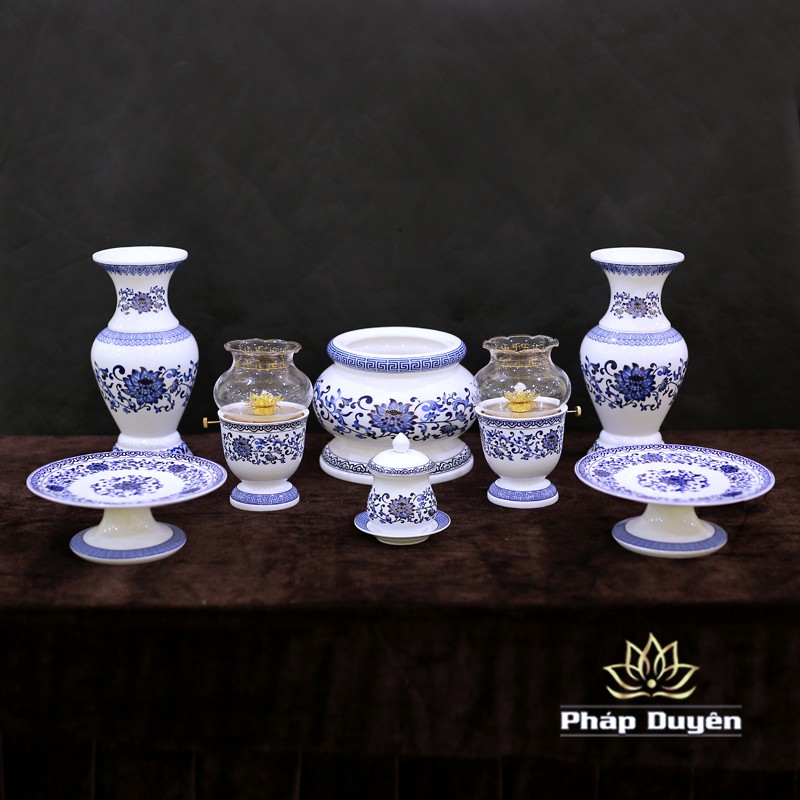 Đồ Thờ Cúng Gia Tiên Bằng Sứ Cao Cấp Trắng Hoa Sen Xanh gồm Bát hương, ly nước, đĩa thờ, lọ hoa, đèn dầu...
