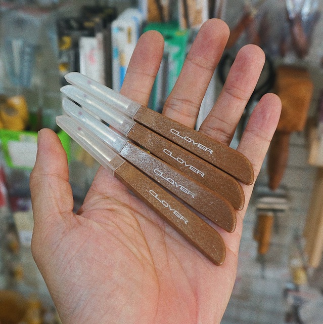 Dụng cụ cắt chỉ Clover Nhật