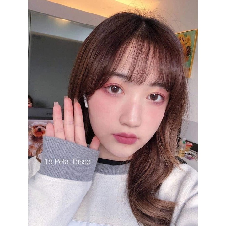 Son kem lì Romand Zero 18 PETAL TASSEL Hồng nude