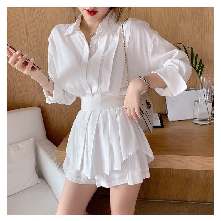 Set sơ mi tay dài thắt eo kèm quần shorts trắng đen