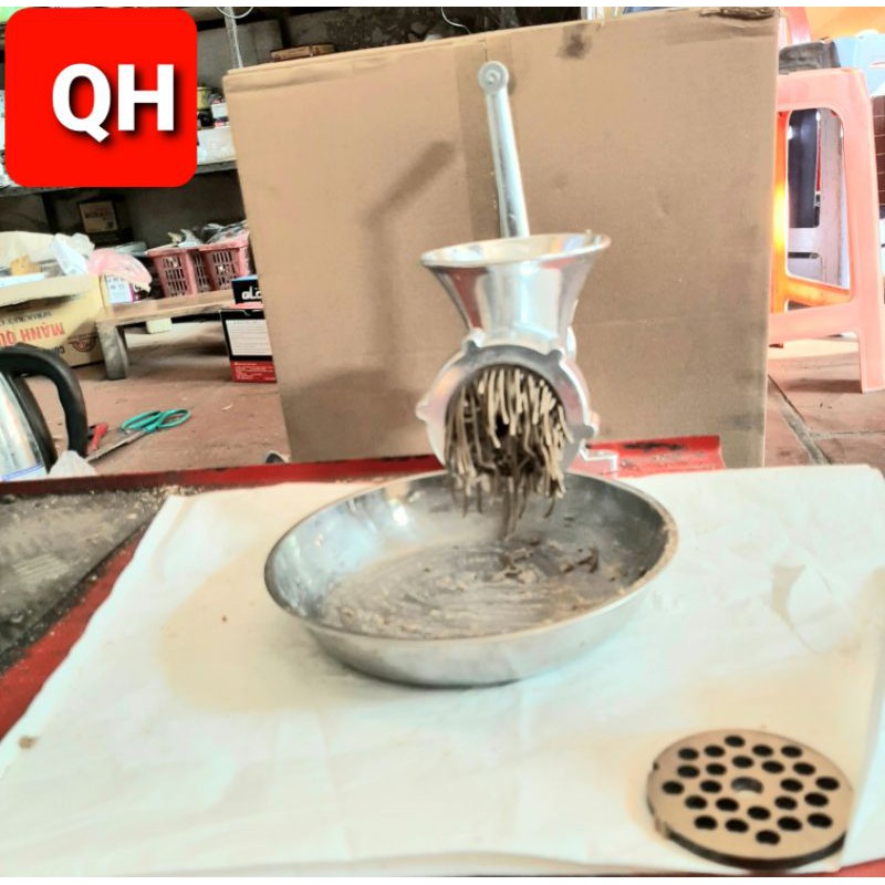Máy (12) làm cám chim chào mào, chòe,khứu lỗ xàng 2 ly - Đùn cám chim - Đùn thịt bằng nhôm quay tay cối 12