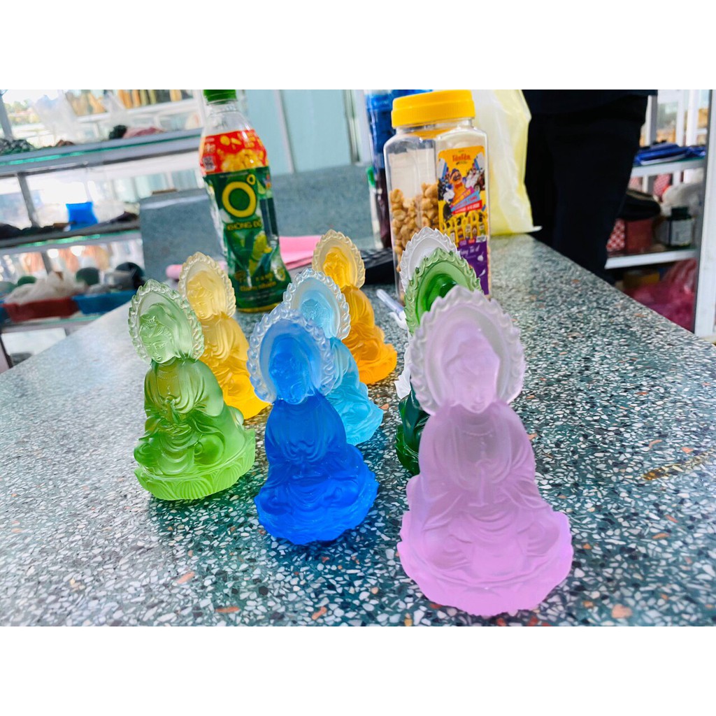 TƯỢNG PHẬT ĐẶT TRONG Ô TÔ