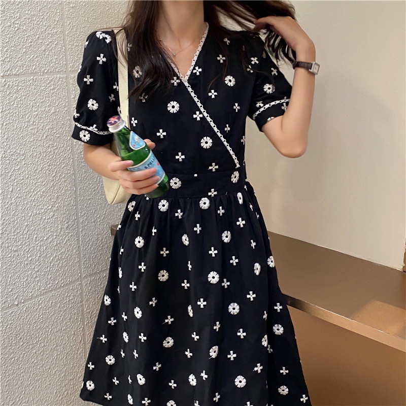 Đầm Tay Phồng In Hoa Thiết Kế Cổ Chữ V Xinh Xắn 35712