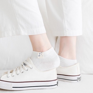 Vớ Tất trắng cổ ngắn tag dưới mắt cá hình chú gấu