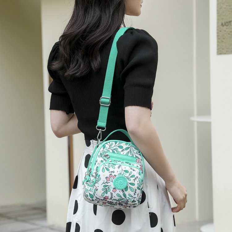 Túi Đeo Chéo Bằng Vải Nylon Siêu Nhẹ Nhiều Lớp Phong Cách Hàn Quốc Thời Trang Mới Cho Nữ