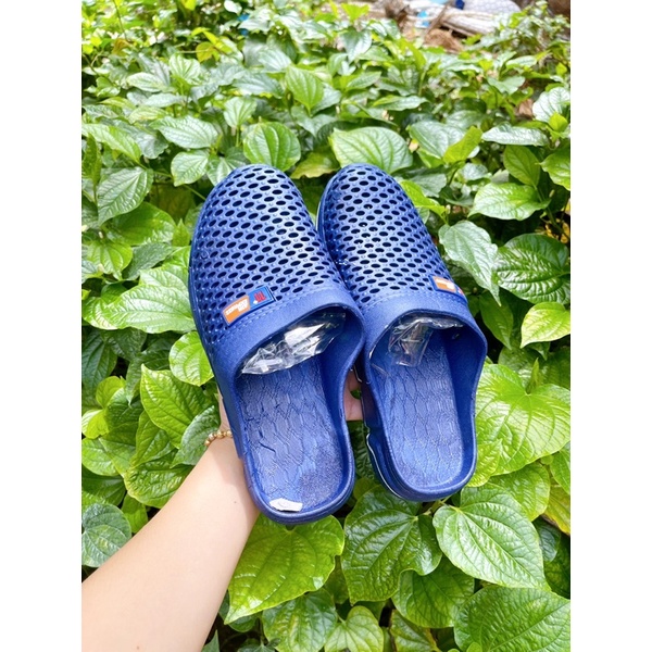 Dép Sục Nhựa Dẻo Lỗ Đi Mưa Bít Mũi Lao Động Mềm Siêu Nhẹ MK Store - SL019 | BigBuy360 - bigbuy360.vn