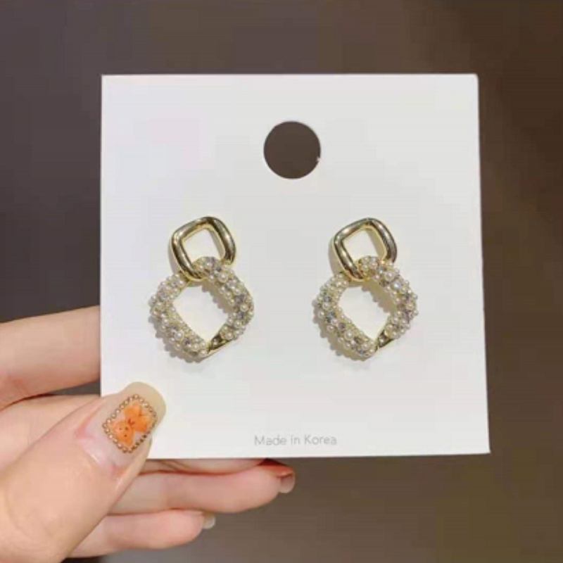 Khuyên tai nhỏ phong cách Hàn Quốc thời trang xinh xắn