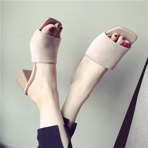 ✁High-heeled slippers female d summer fashion all-match outer wear thick-heeled personality square toe outdoor Korean sandals women s shoes 2020 new