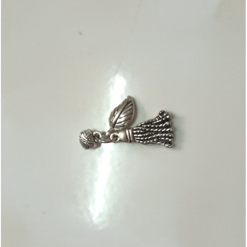 Charm ống lùa treo phụ kiện tua rua lá cây xinh xinh mic vòng làm handmade