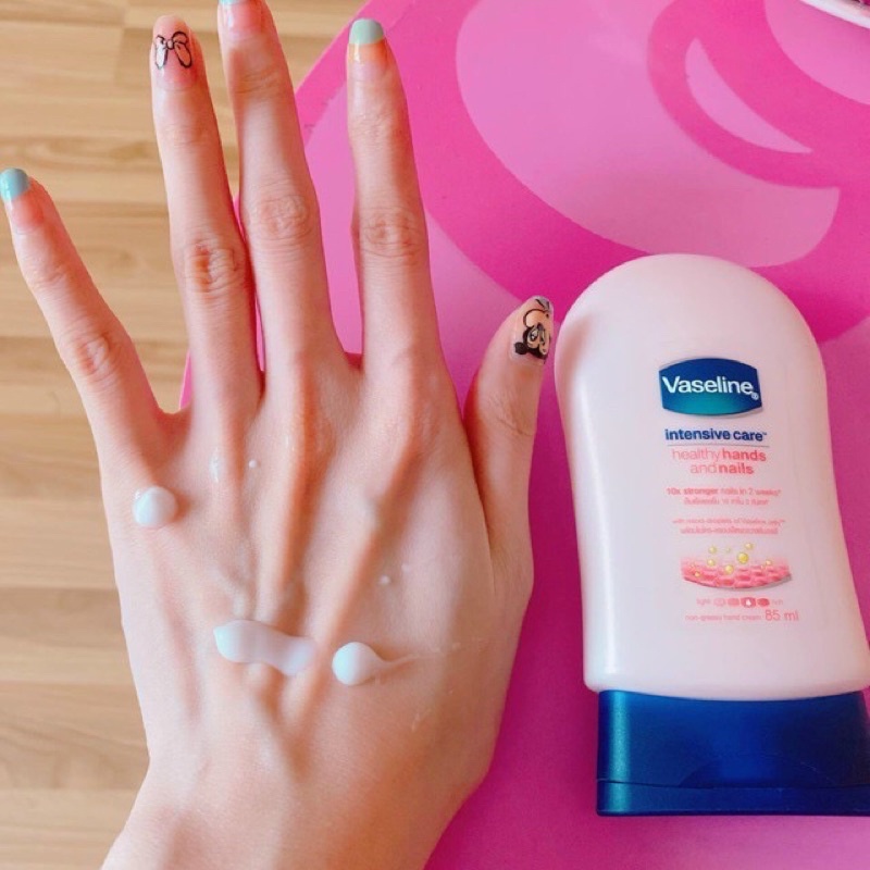 Kem dưỡng da và móng tay Vaseline 85ml