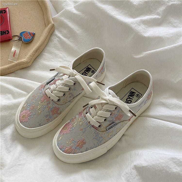 Giày vải canvas thêu hoa đáng yêu phong cách Nhật Bản 2021 cho nữ