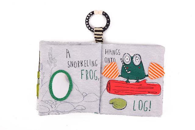 Đồ Chơi Sách Vải Kích Thích Thị Giác Be Side The Sea Minakids SV42