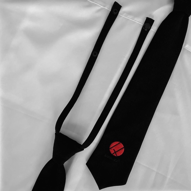 Cà vạt unisex Zune.zx đen thêu logo đỏ phong cách học sinh, Nekutai caravat Zune.zx