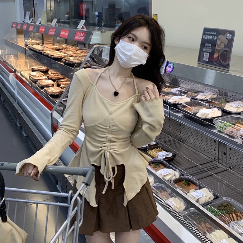 Set ulzzang áo thun lệch vai và chân váy cạp cao phong cách Hàn Quốc