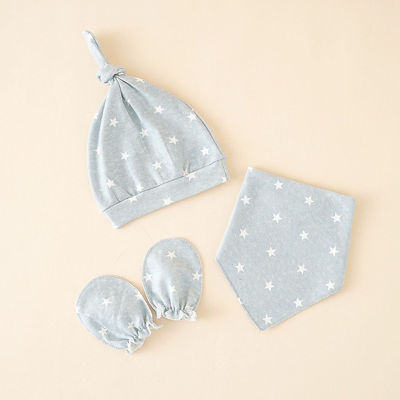 Bộ Găng Tay Và Mũ Yếm Mềm Mại Tiện Dụng Cho Bé