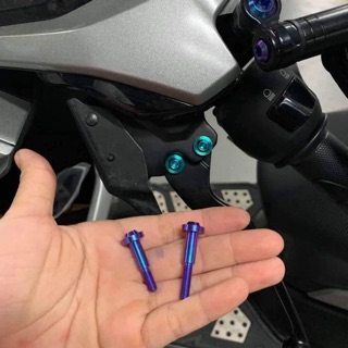 Ốc tay thắng titan gr5 trái phải cho Vario Click 2017 2018