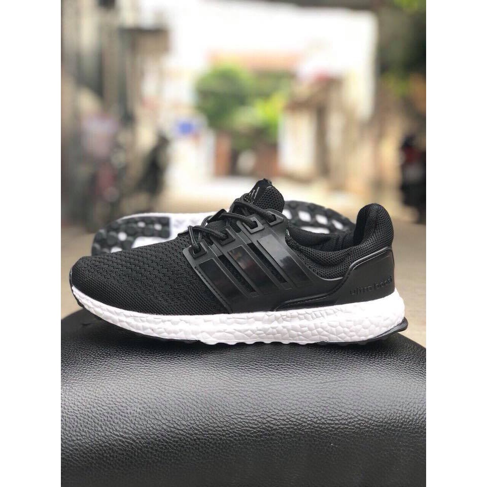 Giày thể thao Ultra boost đen, đế trắng