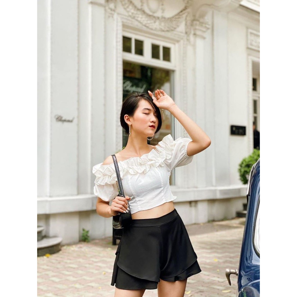 Áo Bẹt Vai Bèo Croptop Basis (TRẮNG)