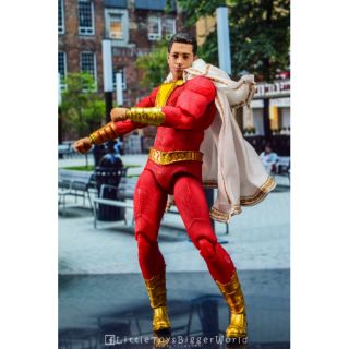 Mô hình Mafex Shazam