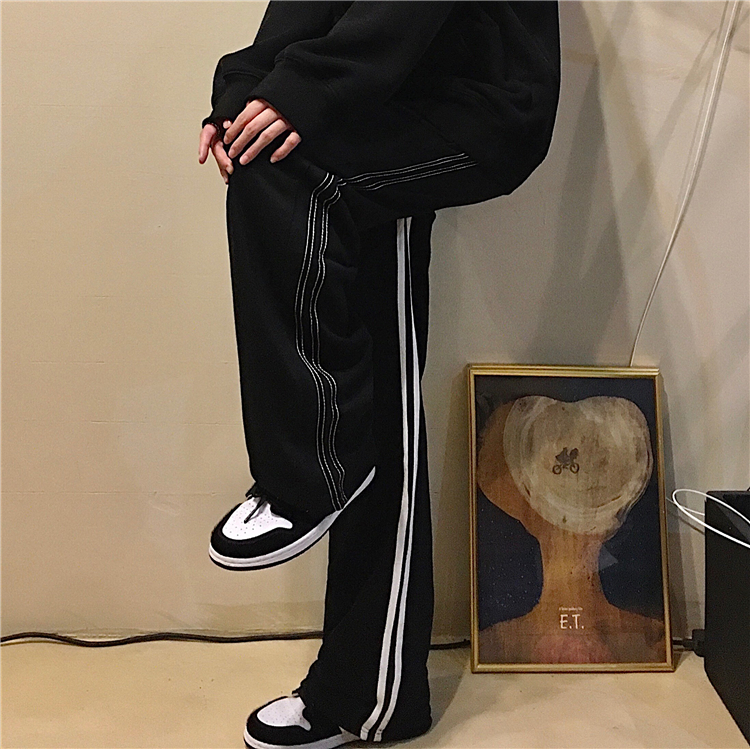 Quần Thể Thao Nữ Kẻ Sọc Phong Cách Hàn Quốc