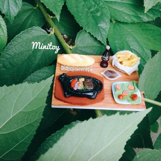 Bò né thu nhỏ bằng đất sét