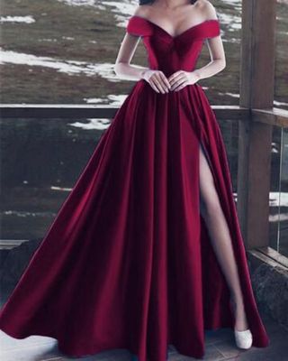 Đầm dạ hội xòe trễ vai xẻ tà