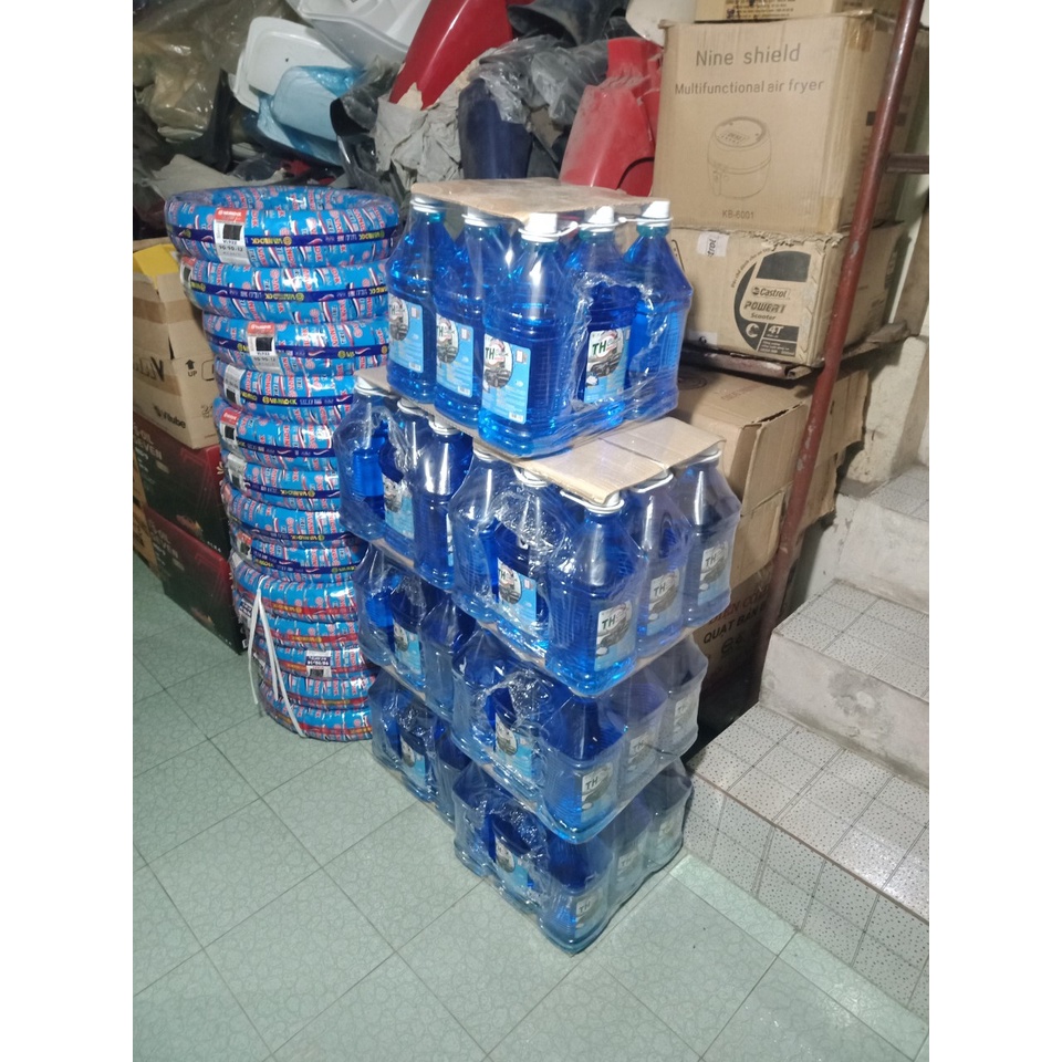 Combo Nước rửa kính xe ô tô chính hãng TH CLEAN, nước lau kính ô tô can 2,5L bình xịt 750ml  tiết kiệm sử dụng trực tiếp