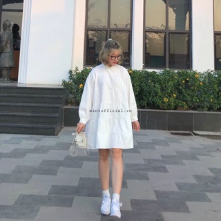 Đầm trắng cổ bèo tay dài