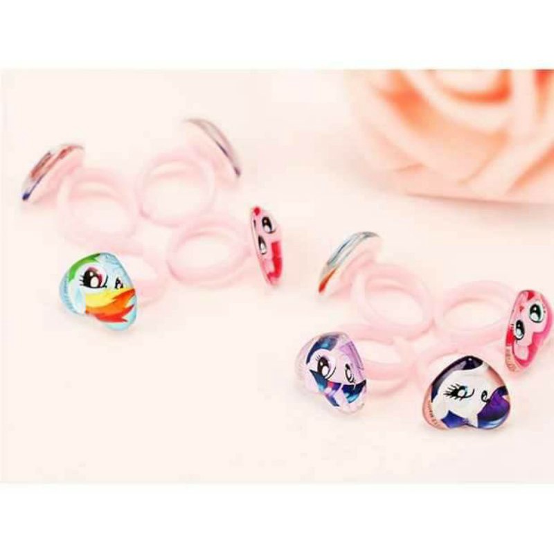 Nhẫn đeo tay hoạt hình pony
