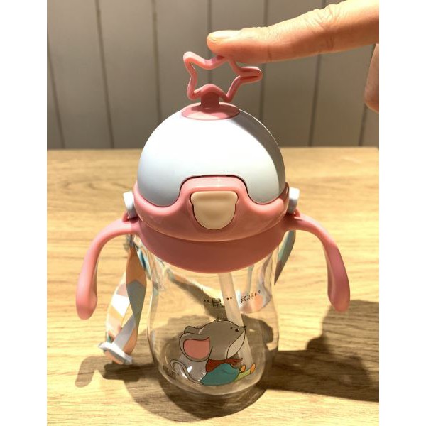 Bình Tập Uống Nước Hình Ngôi Sao Cho Bé xinh lắm các mẹ nhé.