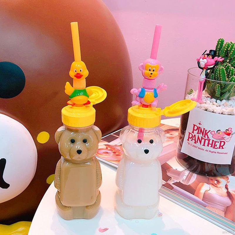 Bình Nước Nhựa Trong Suốt Họa Tiết Gấu Hoạt Hình Dễ Thương Có Ống Hút Cho Bé