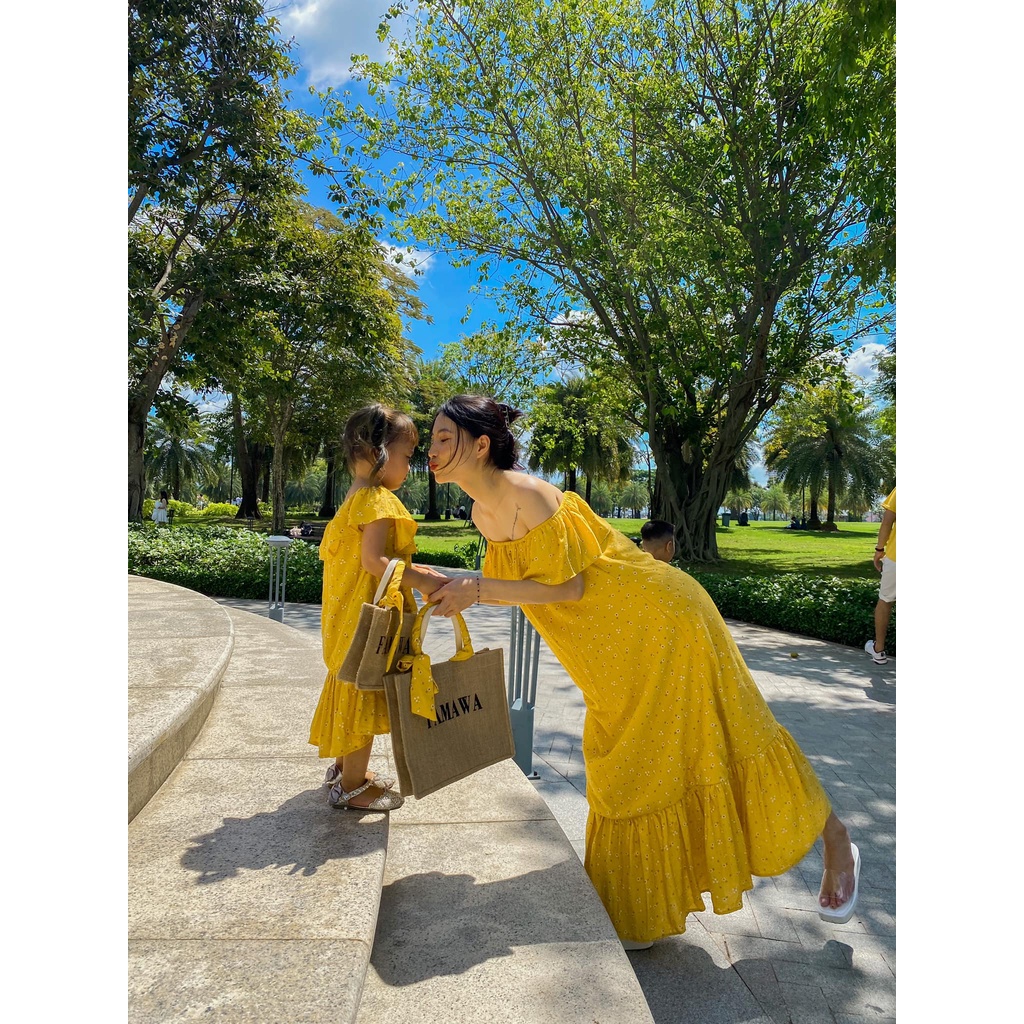 Set Gia Đình Vàng Tươi Hoa Nhí Xinh Lung Linh Fullsize 7-100kgs Chất Vải Đũi Cực Kỳ Mềm Mịn Thoáng Mát