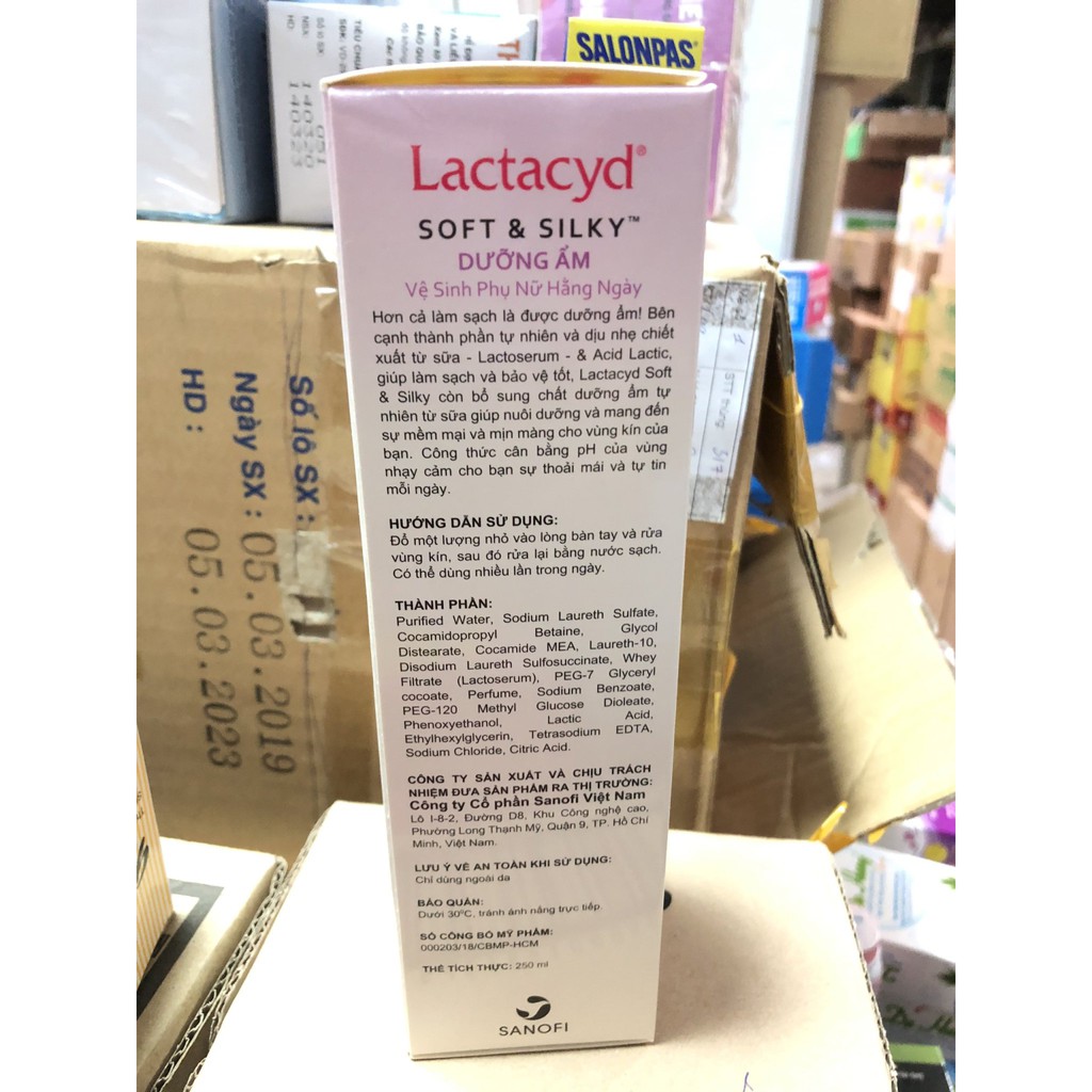 DUNG DỊCH VỆ SINH PHỤ NỮ LACTACYD SOFT & SILKY 250ML