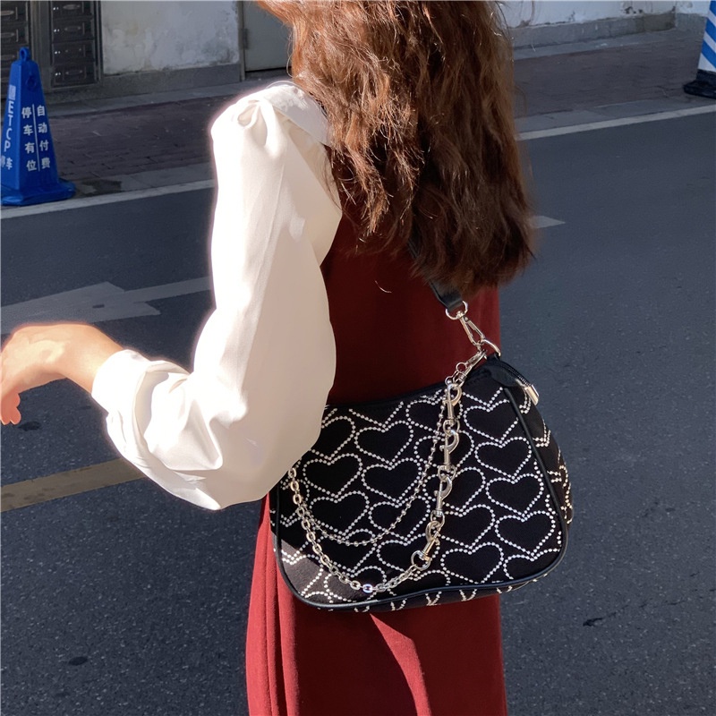 Ielgy Niche Túi Xách Đeo Vai Một Bên Vai Hình Trái Tim Cổ Điển Cá Tính Cao Cấp Dễ Phối Đồ Dành Cho