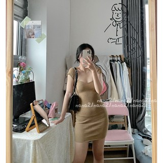 Váy len body cổ vuông