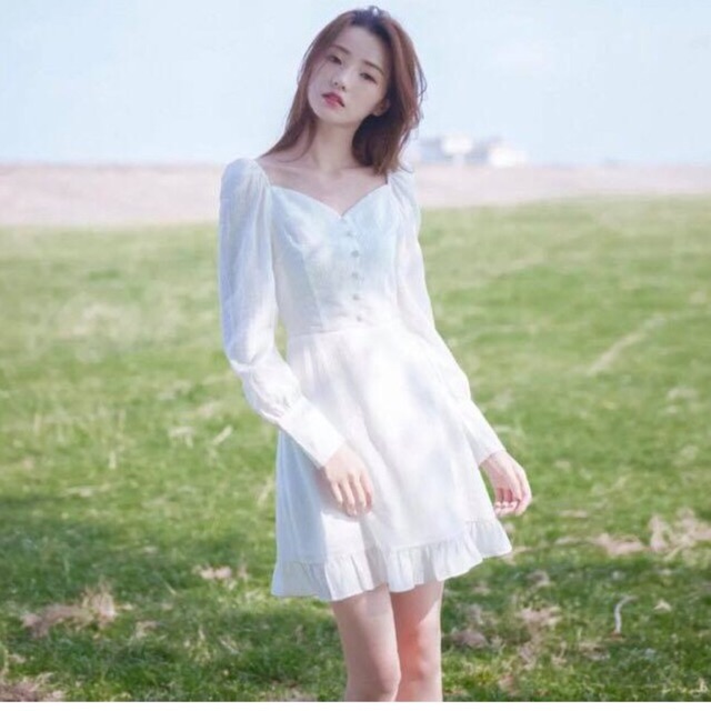 Đầm dự tiệc xòe tông trắng tựa thiên thần