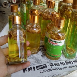 Tinh dầu tràm ngâm hoa nén Nga Nguyễn