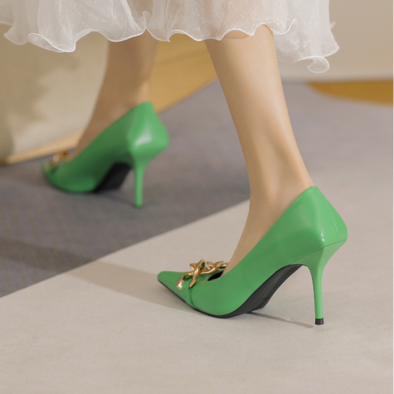 Giày cao gót IELGY mũi nhọn phối dây xích kim loại cá tính độc đáo