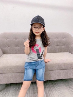 Set quần bò + áo phông cho bé