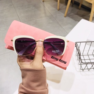 Kính miu miu vuông