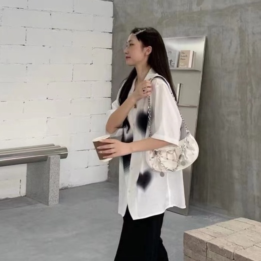 【ZHELIHANGFEI】Áo Sơ Mi Tay Ngắn Dáng Rộng In Họa Tiết Trái Tim Xinh Xắn Dễ Phối Đồ