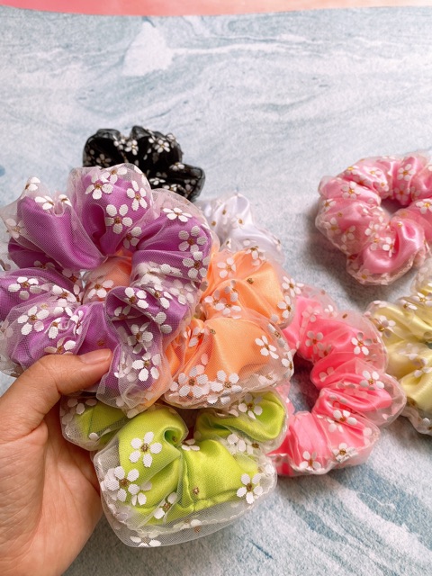 { Ảnh thật} CỘT TÓC SCRUNCHIES HOA CÚC MAI IN , BUỘC TÓC THỜI TRANG NỮ