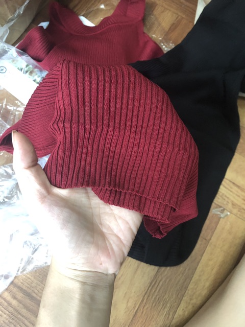 [Mã SKAMA06 giảm 8% tối đa 50K đơn 250K] Váy len tăm body cổ yếm | BigBuy360 - bigbuy360.vn