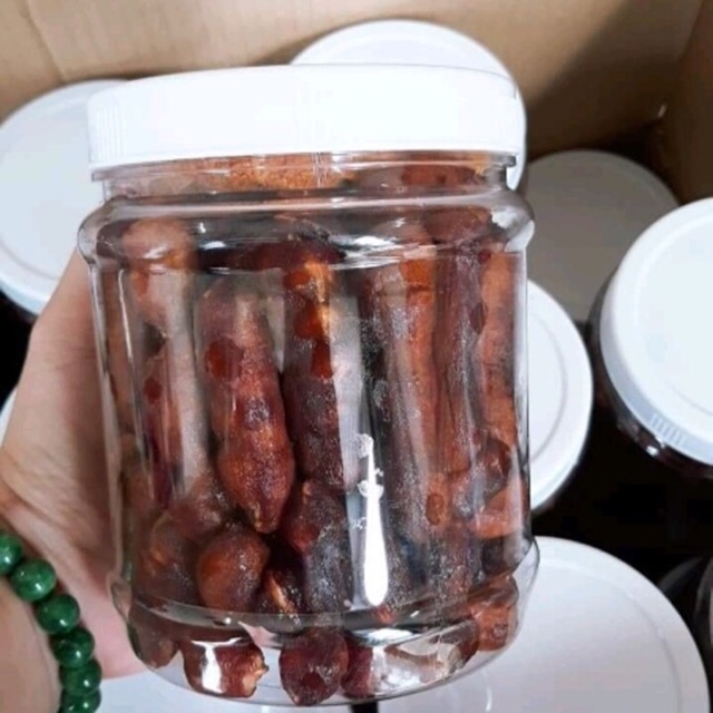 Me lào chấm muối