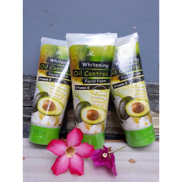 Sữa Rửa Mặt Bơ Aron Thái Lan 210g