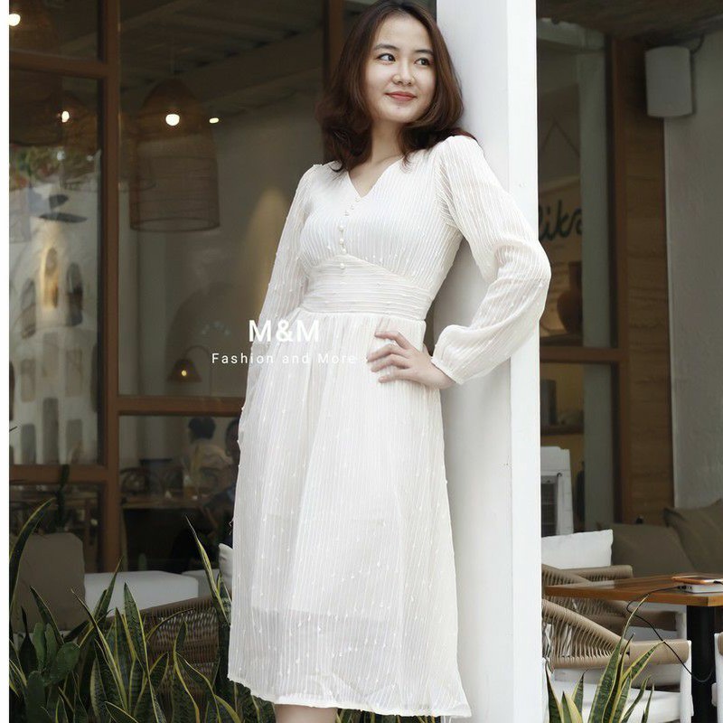 ĐẦM VOAN NỮ 2 LỚP TAY DÀI CỔ CHỮ V MÀU TRẮNG ĐÍNH KIM SA SANG TRỌNG | BigBuy360 - bigbuy360.vn